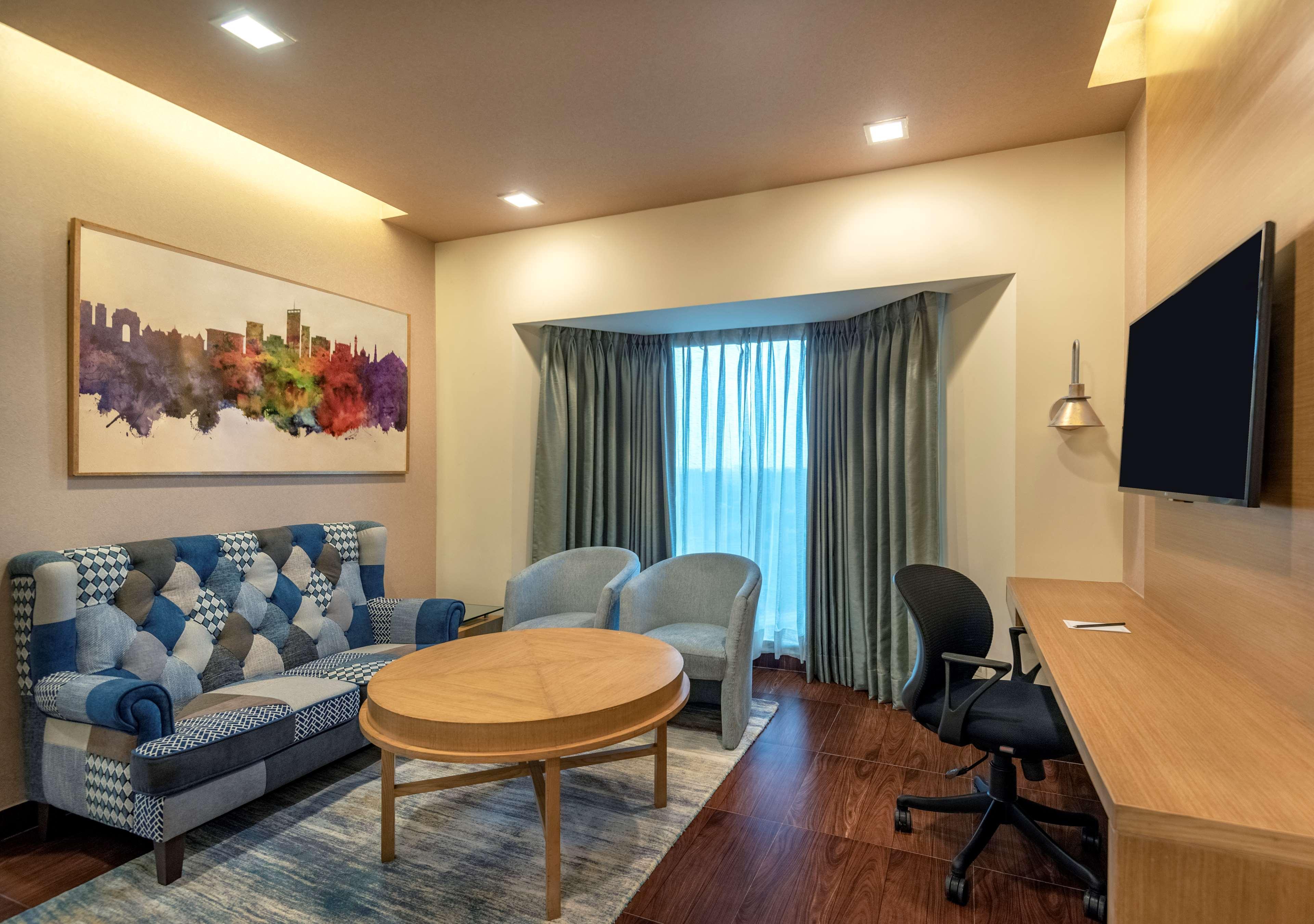 Radisson Gurugram Sohna Road City Center Gurgaon Ngoại thất bức ảnh